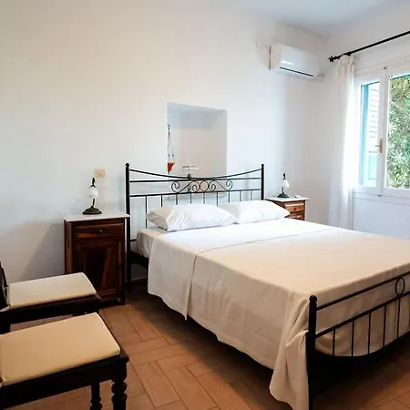 Anna 's House * Lefkes (Paros)